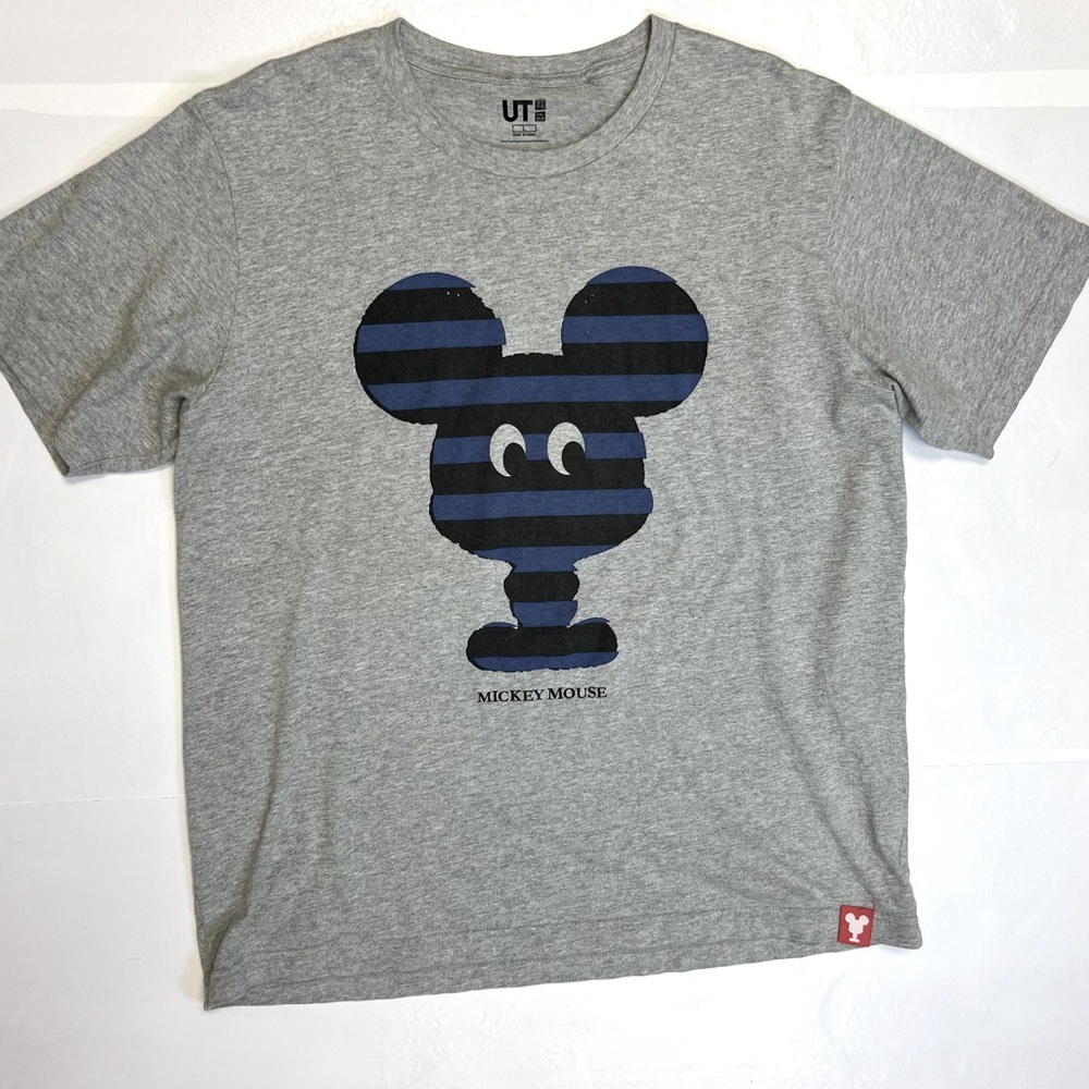 Uniqlo UT Disney Mickey Shirt size L
